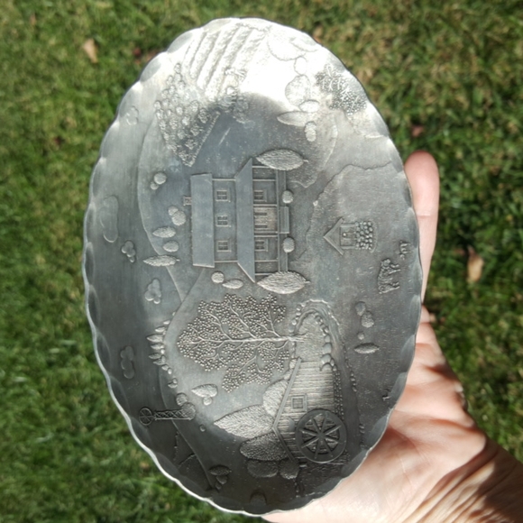 AMERICAN FORGING, LLC ♡ Hand Hammered Aluminum Country Farm Scene Oval Tray - Picture 4 of 16